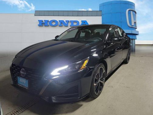 2023 Nissan Altima SR FWD