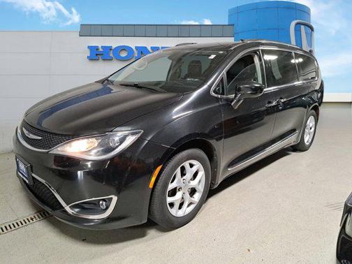 2018 Chrysler Pacifica Touring-L