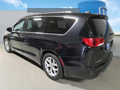 2018 Chrysler Pacifica Touring-L
