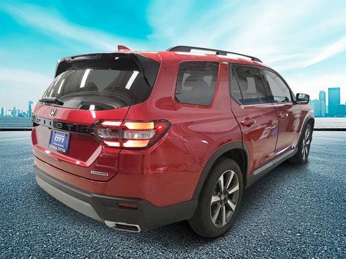 2025 Honda Pilot Touring 8-Passenger