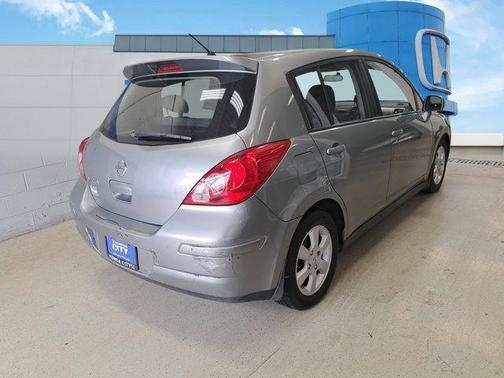 2009 Nissan Versa 1.8 S