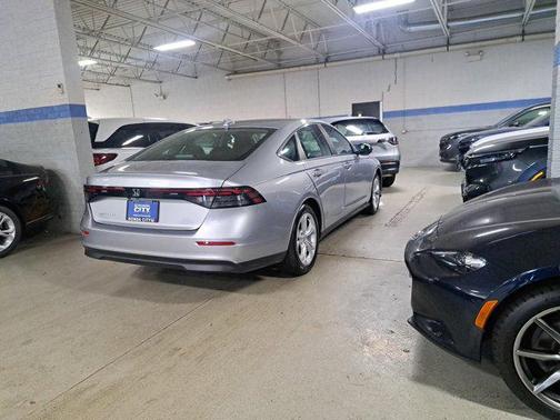 2025 Honda Accord LX 1.5T