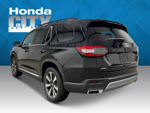 2025 Honda Pilot Touring 8-Passenger