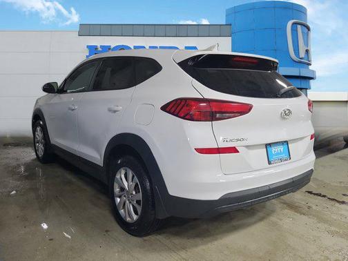 2021 Hyundai TUCSON SE