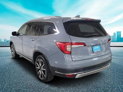 2022 Honda Pilot Touring 8-Passenger