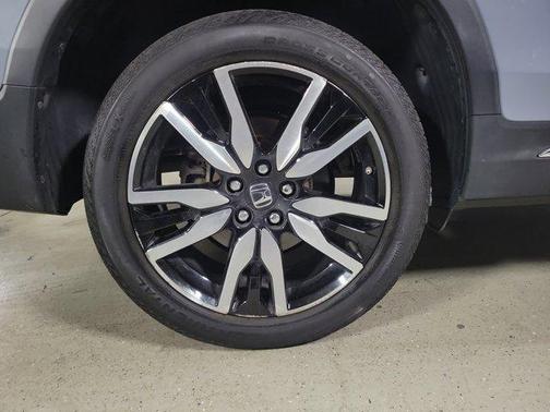 2022 Honda Pilot Touring 8-Passenger