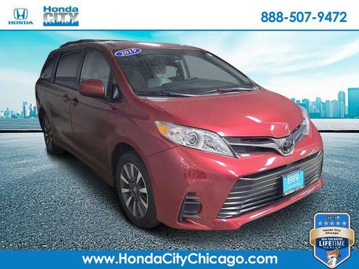 2019 Toyota Sienna LE
