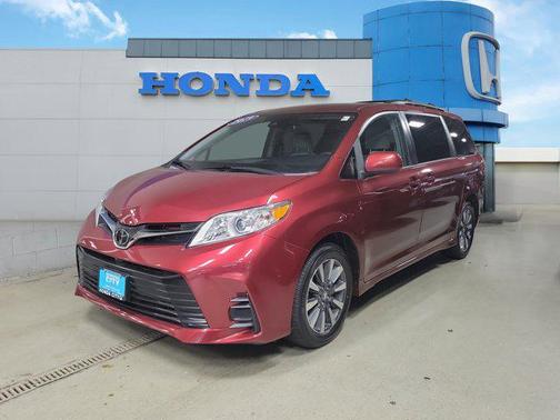 2019 Toyota Sienna LE