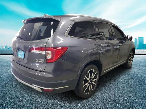 2022 Honda Pilot Touring 8-Passenger