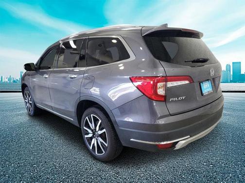 2022 Honda Pilot Touring 8-Passenger