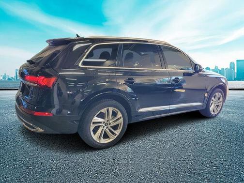 2023 Audi Q7 55 Premium Plus