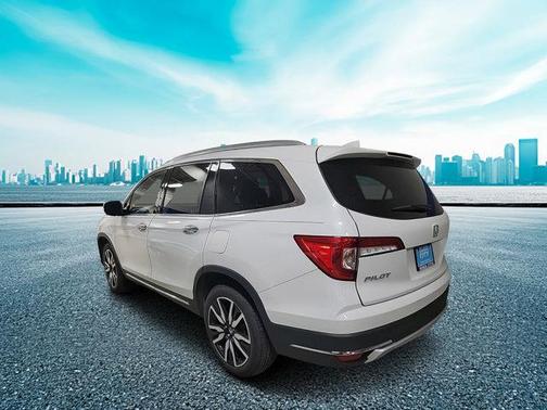 2022 Honda Pilot Touring 8-Passenger