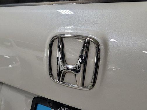 2022 Honda Pilot Touring 8-Passenger