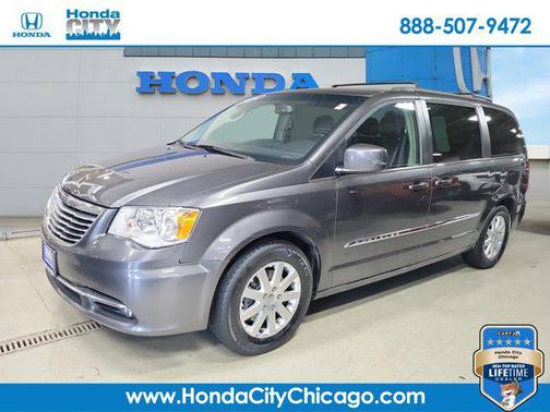 2016 Chrysler Town & Country Touring