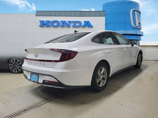 2023 Hyundai SONATA SE