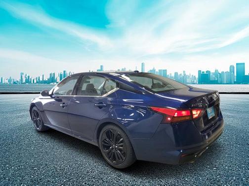 2023 Nissan Altima SR FWD