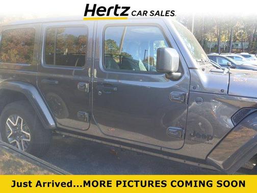 2025 Jeep Wrangler 4-Door Sahara 4x4