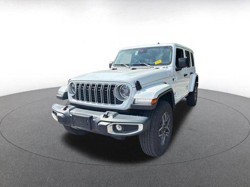 Bright White Clearcoat 2025 Jeep Wrangler 4-Door Sahara 4x4