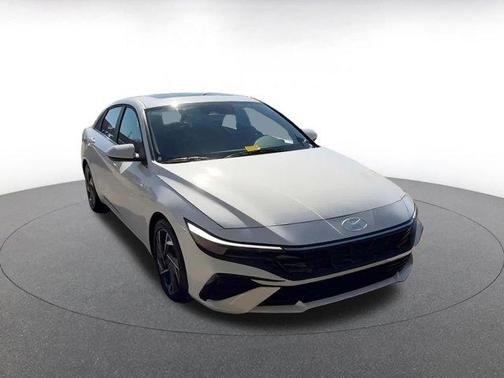 2025 Hyundai ELANTRA SEL