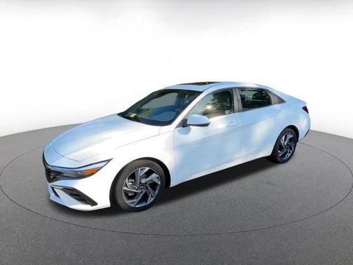 2025 Hyundai ELANTRA SEL