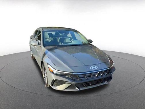 2025 Hyundai ELANTRA SEL