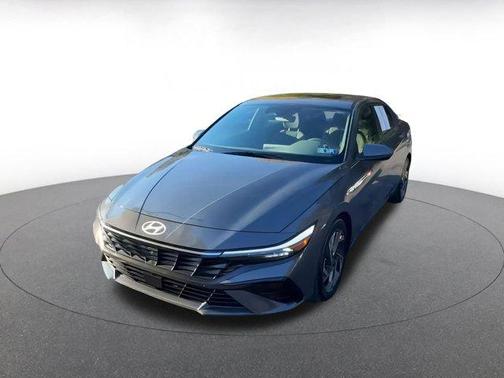 2025 Hyundai ELANTRA SEL