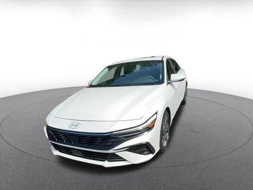 2025 Hyundai ELANTRA SEL