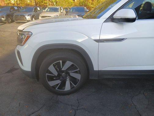 2025 Volkswagen Atlas Cross Sport 2.0T SE w/Technology