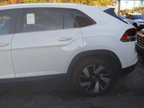 2025 Volkswagen Atlas Cross Sport 2.0T SE w/Technology