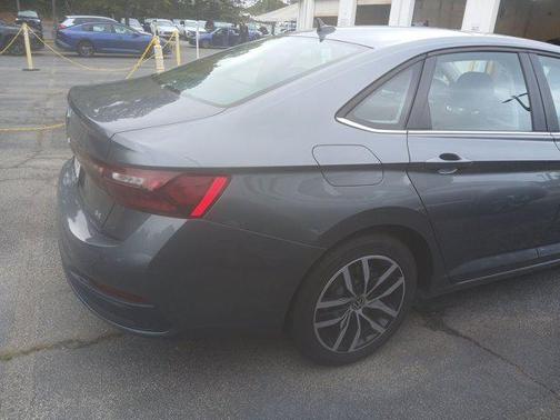 2025 Volkswagen Jetta 1.5T SE