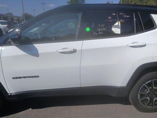 2025 Jeep Compass Trailhawk