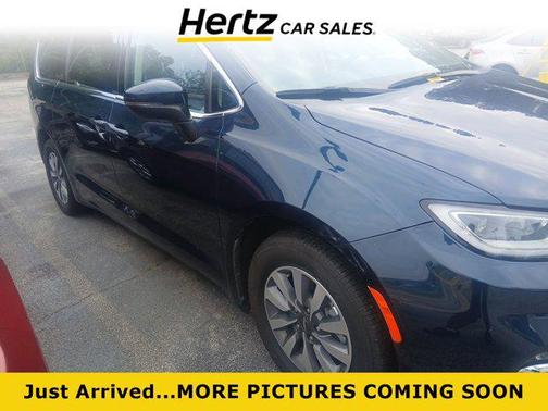 2023 Chrysler Pacifica Hybrid Touring L