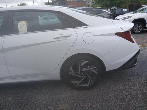 2025 Hyundai ELANTRA HEV Limited