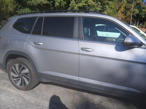 2025 Volkswagen Atlas 2.0T SE w/Technology 4MOTION