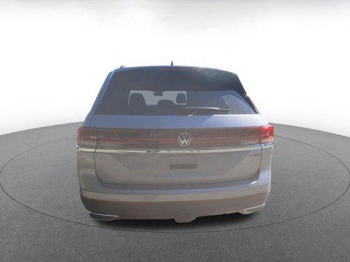 2025 Volkswagen Atlas 2.0T SE w/Technology 4MOTION