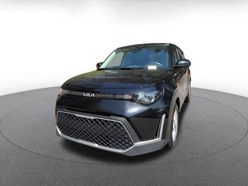Fusion Black 2025 Kia Soul LX