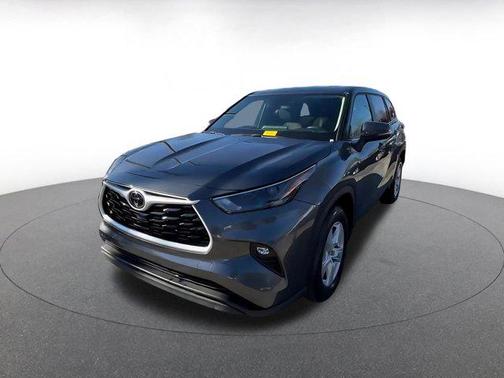 2025 Toyota Highlander LE