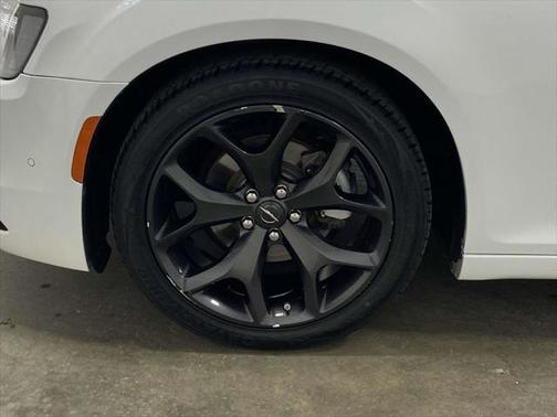 2023 Chrysler 300 S