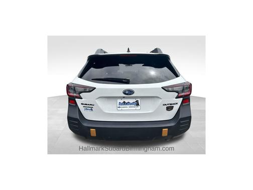 Crystal White Pearl 2023 Subaru Outback Wilderness