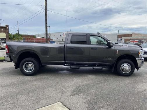 2024 RAM 3500 Big Horn Crew Cab 4x4 8' Box