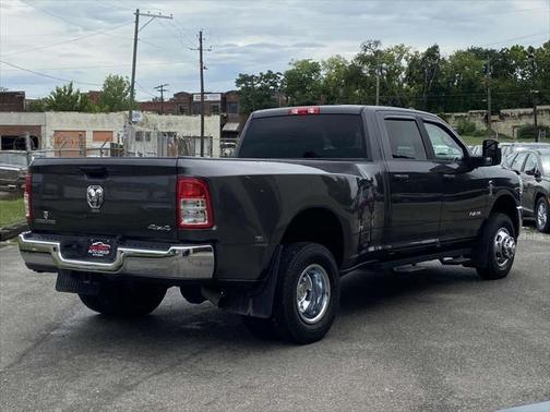 2024 RAM 3500 Big Horn Crew Cab 4x4 8' Box