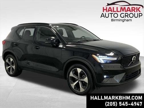 2023 Volvo XC40 B4 Ultimate Dark Theme