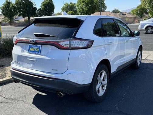 Oxford White 2017 Ford Edge SE
