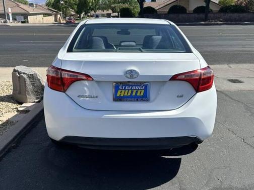 Super White 2018 Toyota Corolla LE