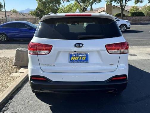 2016 Kia Sorento LX