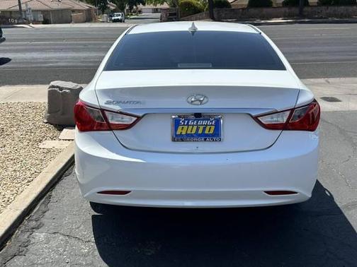 2012 Hyundai SONATA GLS