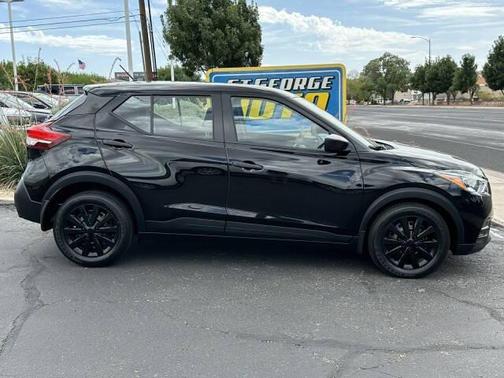 2020 Nissan Kicks S