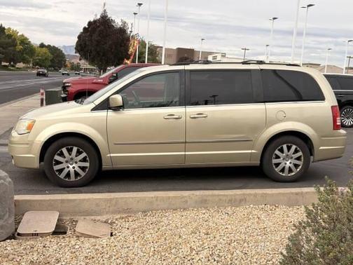 2010 Chrysler Town & Country Touring