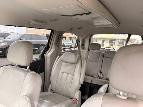 2010 Chrysler Town & Country Touring