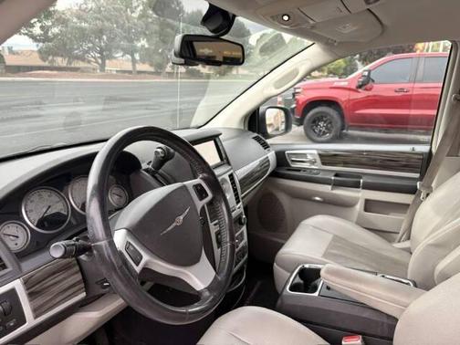 2010 Chrysler Town & Country Touring